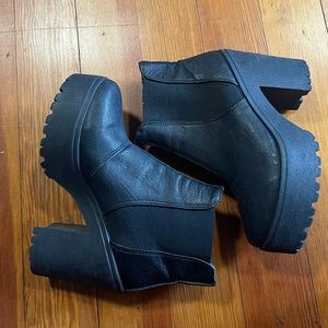 River Island Boots (London)